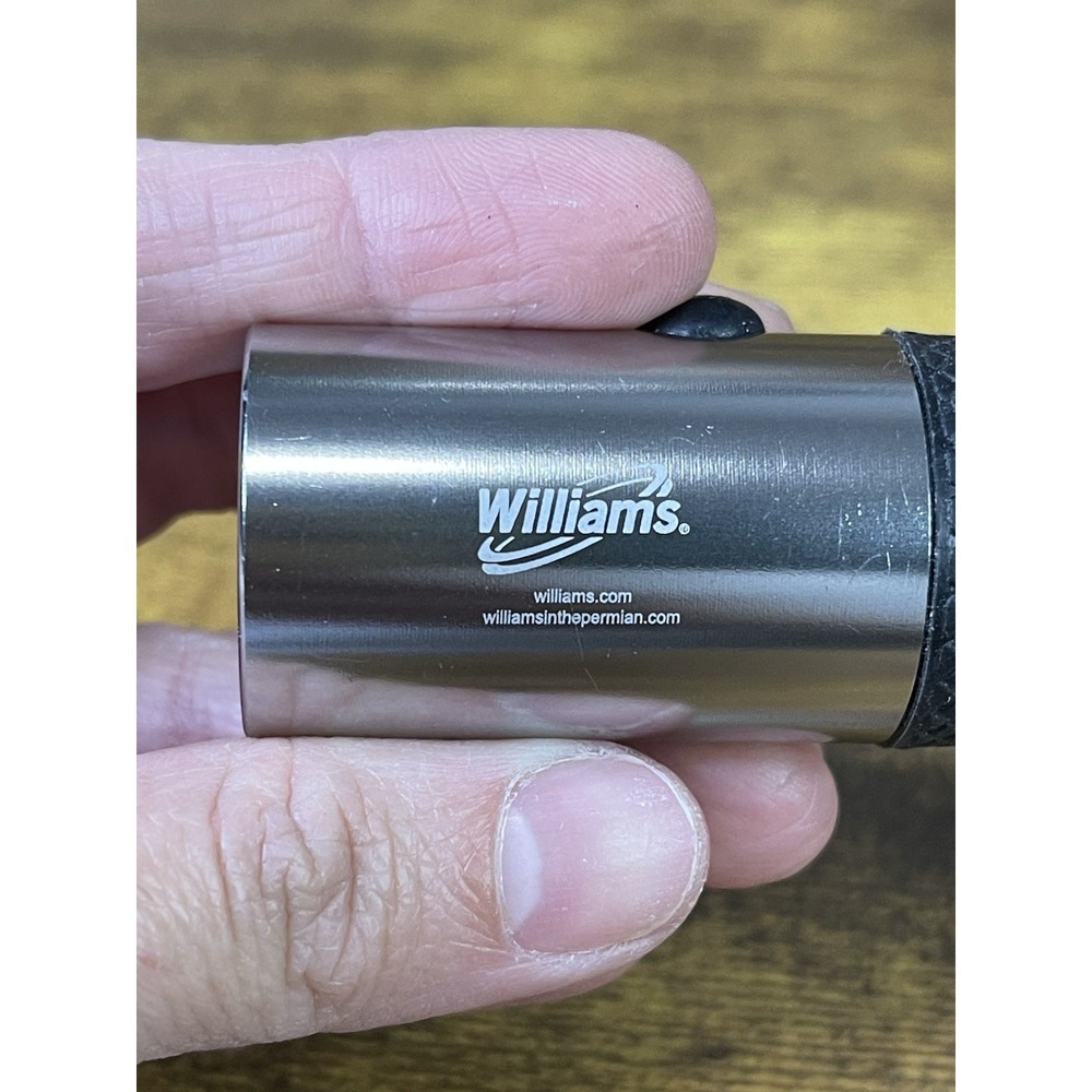 Aluminum Flashlight - Picture 3 of 5